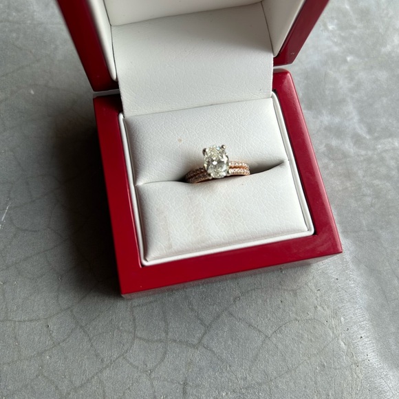 Rose Gold bridal set by James Allen - Picture 2 of 4